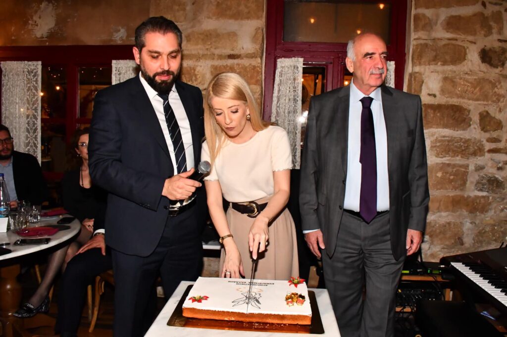 ΔΗΣΥ Ελλάδας: Μήνυμα νίκης και συνεργασίας στην κοπή της πρωτοχρονιάτικης πίτας για το 2024