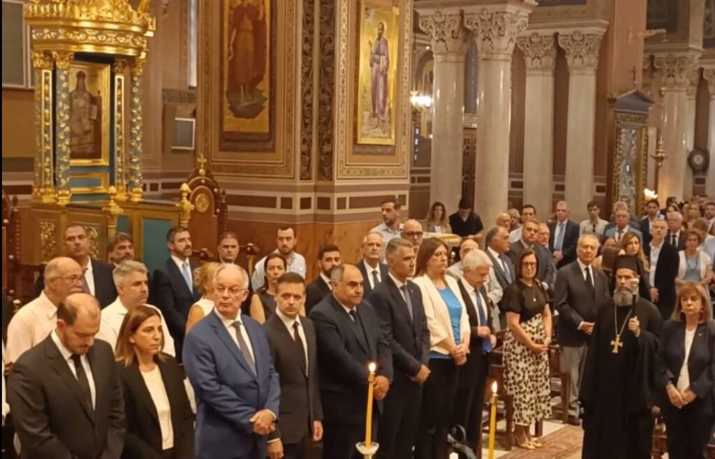 ΔΗΣΥ Ελλάδας: Απότιση φόρου τιμής στους πεσόντες του 1974 σε Αθήνα και Σύνταγμα